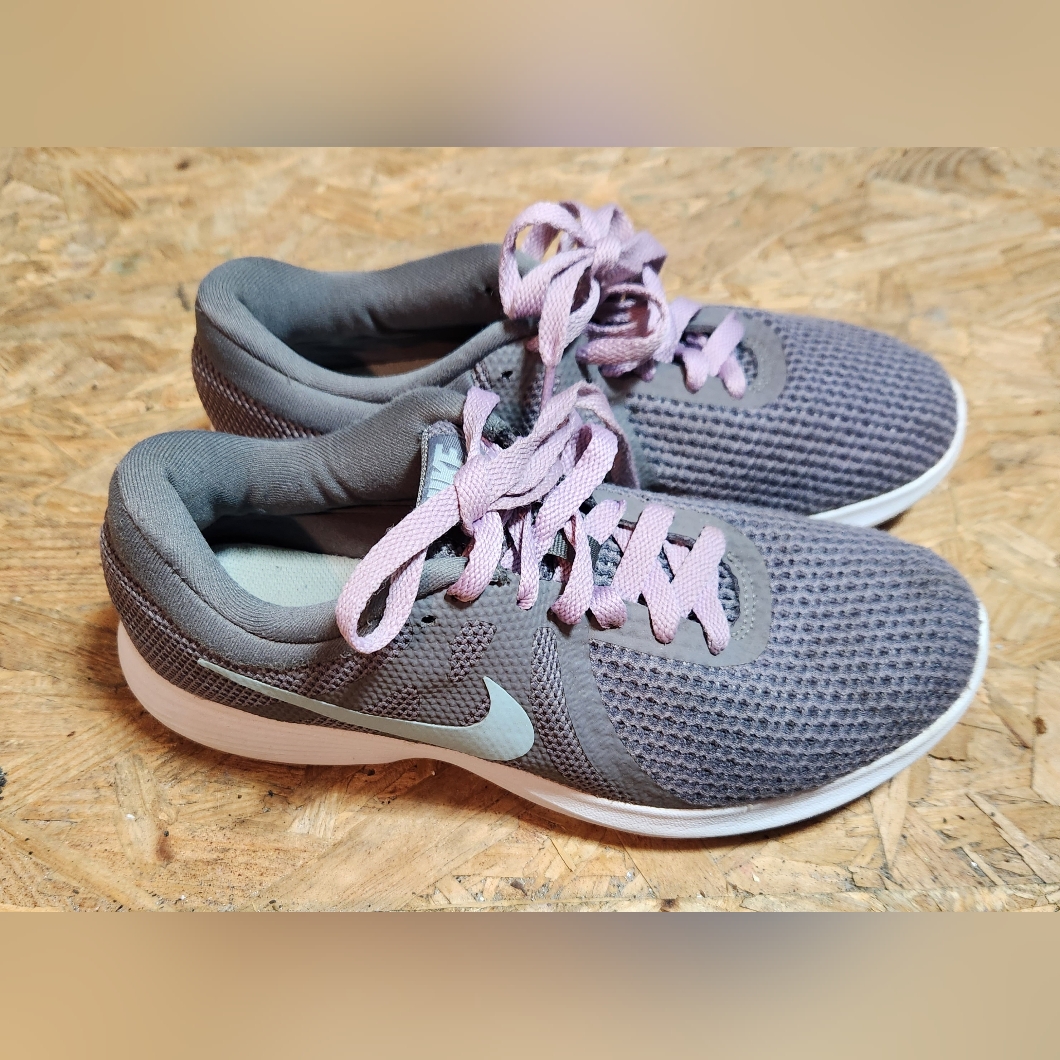 Nike Womens Revolution Running Sneakers